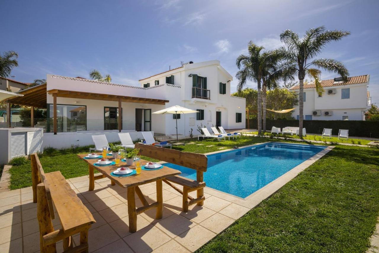 The Apple Tree Villa Protaras Buitenkant foto